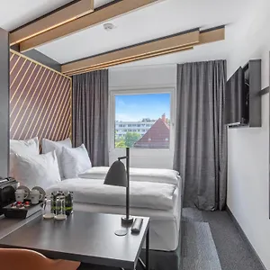 3* Hotel Ibis Airport